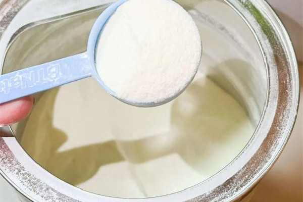 老年奶粉会乳糖不耐受吗 老年奶粉会引起肠胀气吗